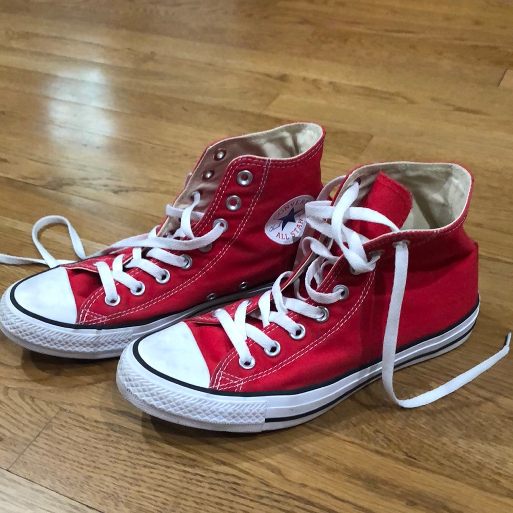 Converse high tops Red size Men’s 7 and Women’s 9